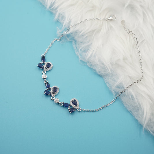 Pure Silver Chain Bracelet with Blue Stone – Chic & Unique