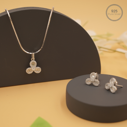 Silver Chain Pandant triangle